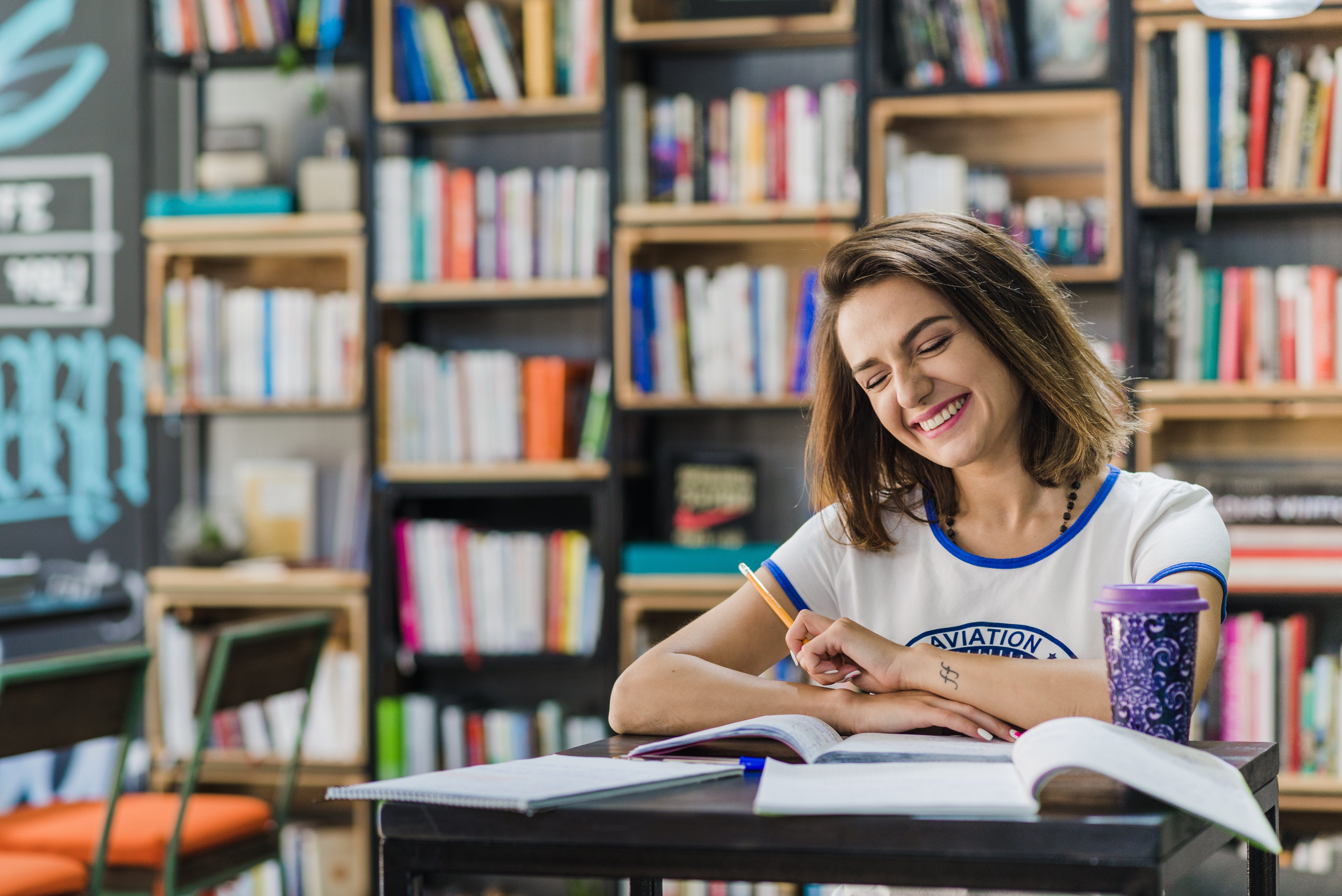Estudiantes preparándose para el examen ACT